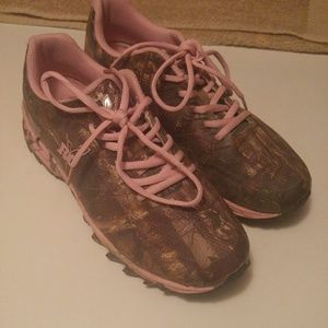 Real Tree Girl Camo Sneakers